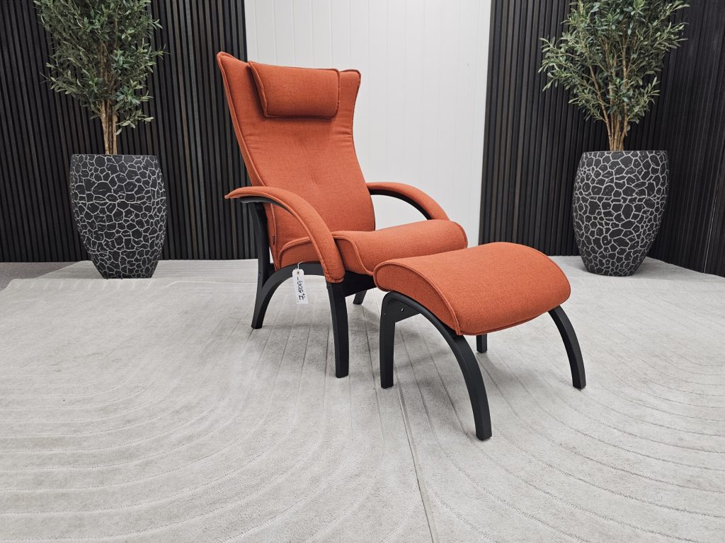 Brunstad Delta Legend lenestol med krakk