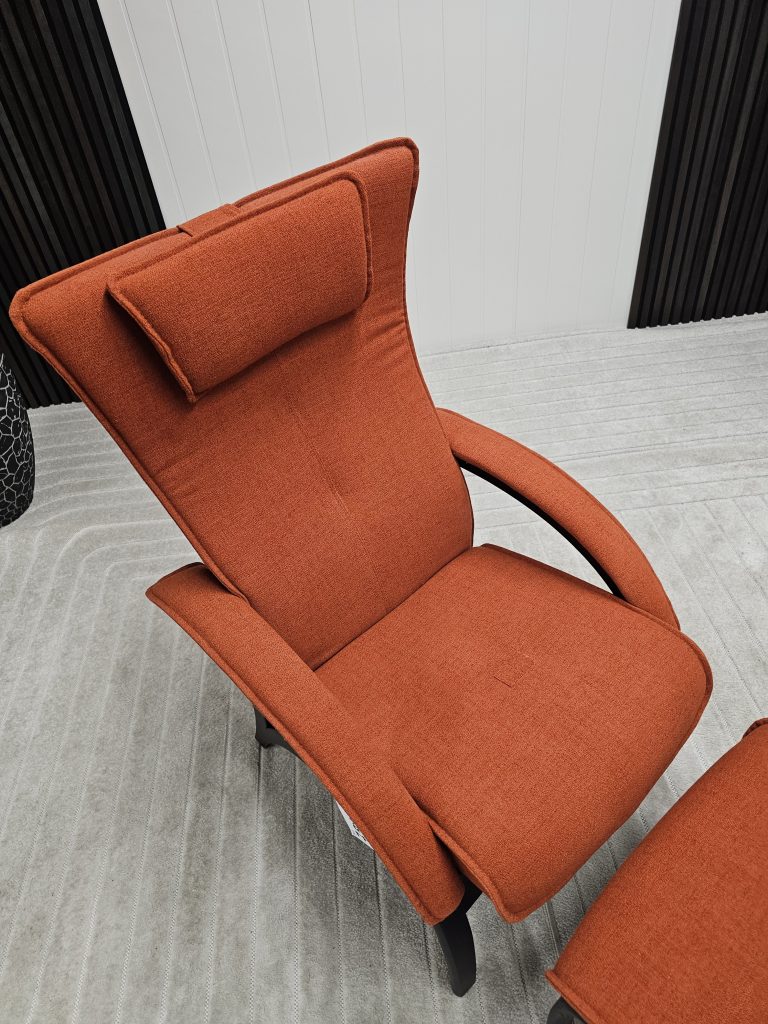 Brunstad Delta Legend lenestol med krakk