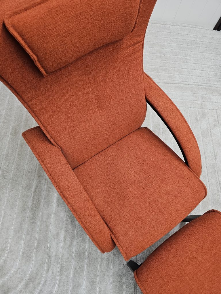 Brunstad Delta Legend lenestol med krakk