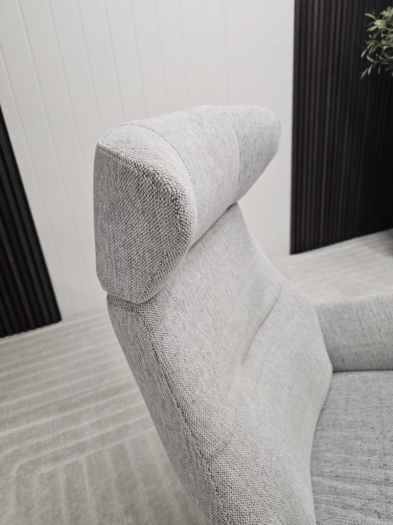 Conform Air høy rygg lenestol med krakk