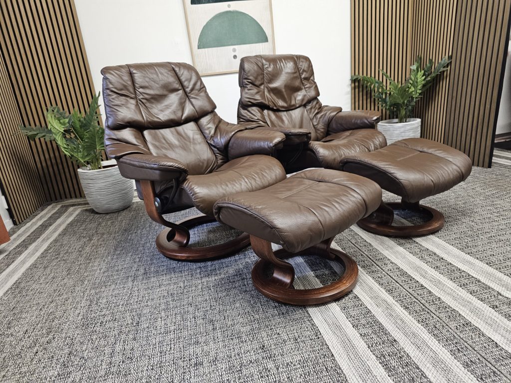 2 stk. Stressless® Reno lenestoler med krakk