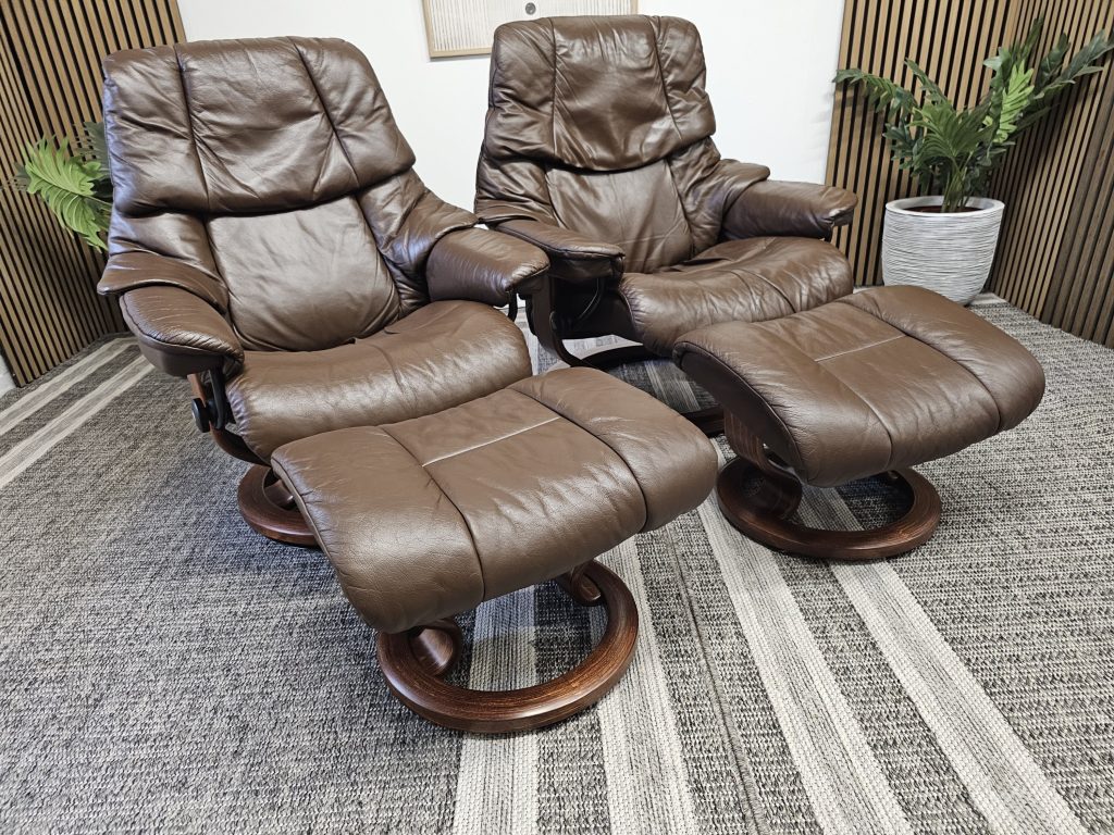 2 stk. Stressless® Reno lenestoler med krakk