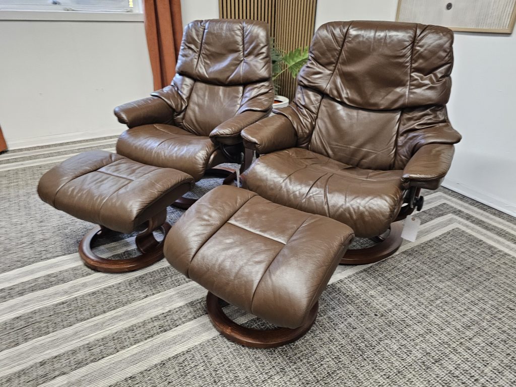 2 stk. Stressless® Reno lenestoler med krakk