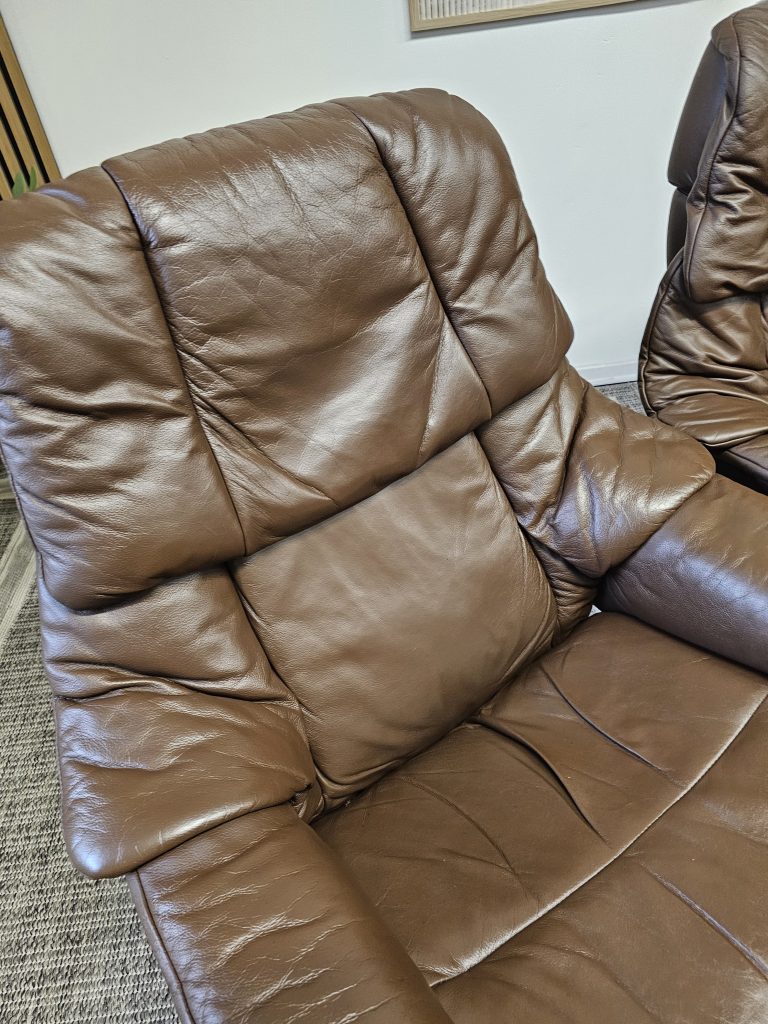 2 stk. Stressless® Reno lenestoler med krakk