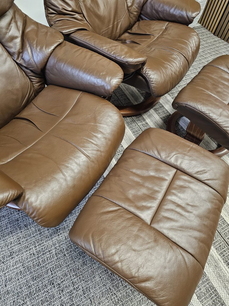 2 stk. Stressless® Reno lenestoler med krakk
