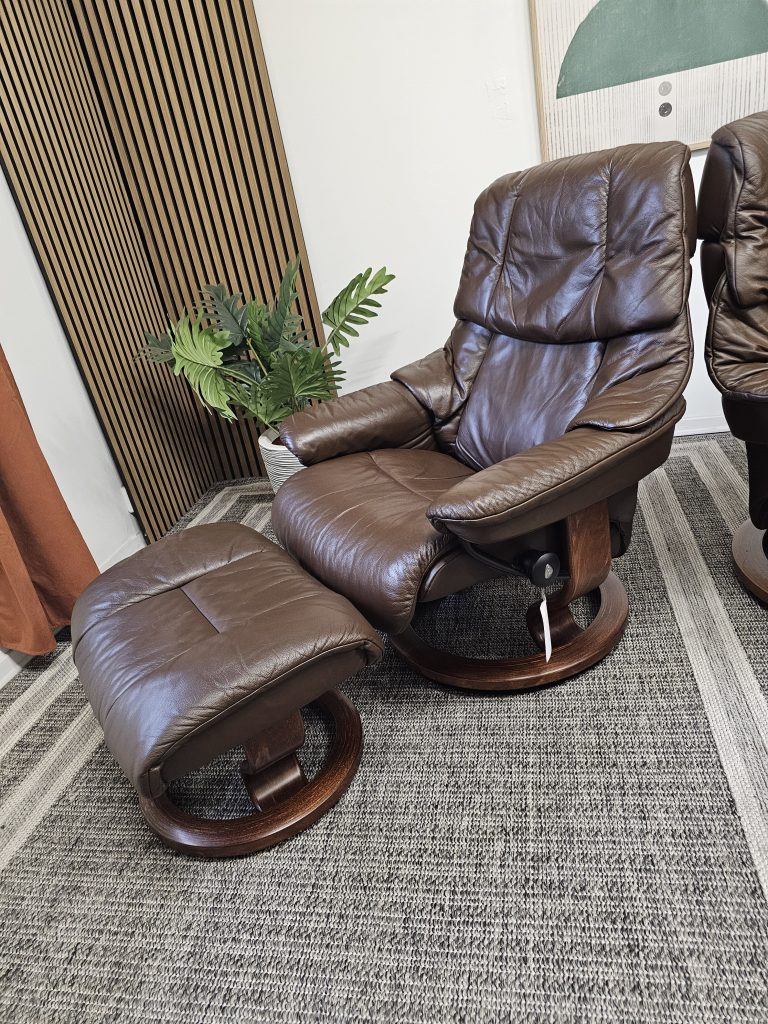 2 stk. Stressless® Reno lenestoler med krakk