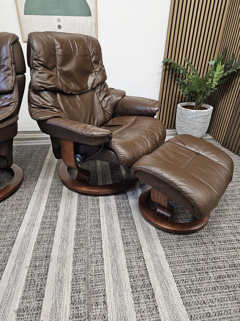 2 stk. Stressless® Reno lenestoler med krakk