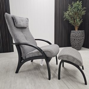 Brunstad Delta Adventure lenestol med krakk i fåreskinn - Bilde 6