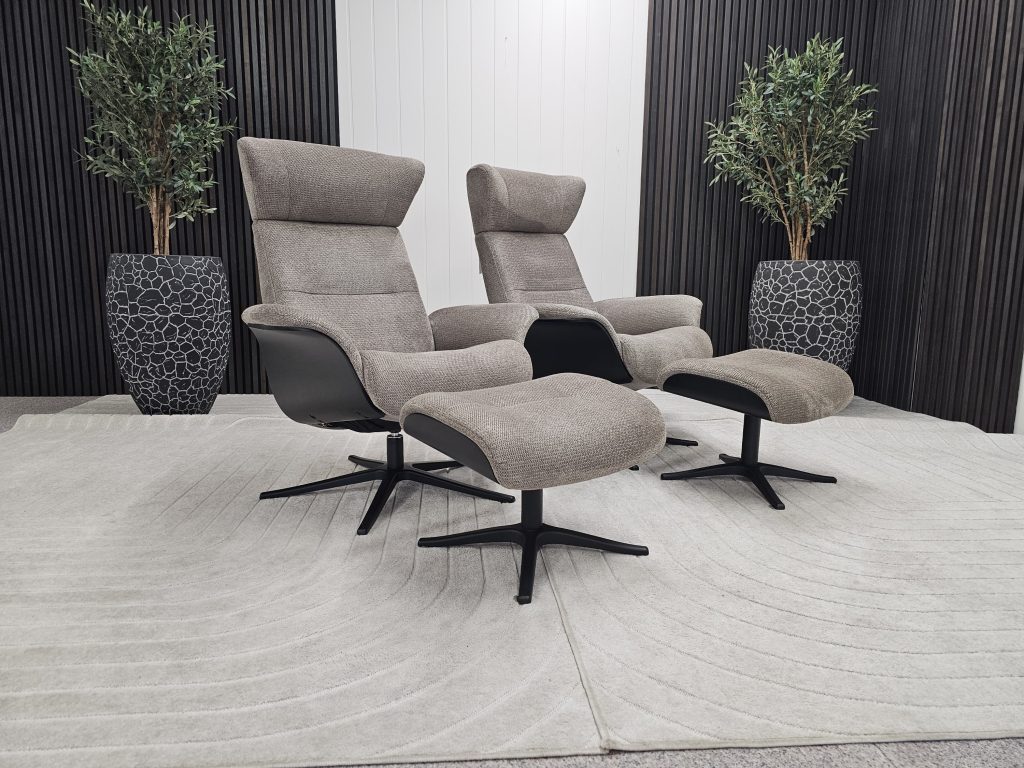 2 stk. IMG Taycan Medium lenestoler med krakk