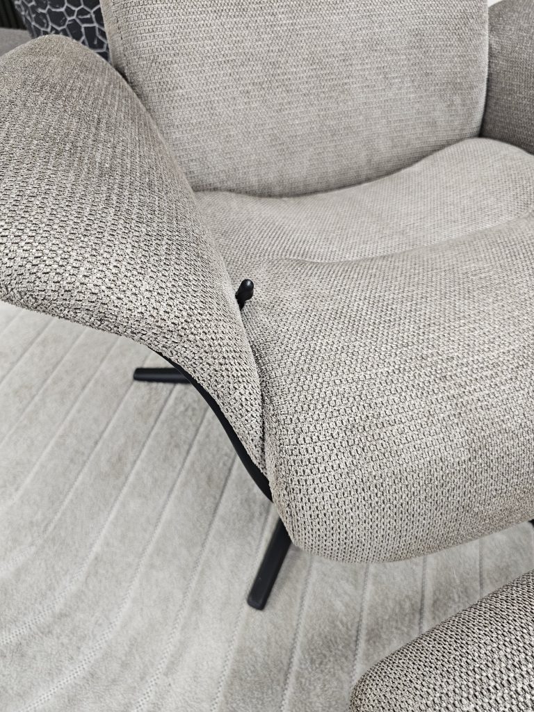 2 stk. IMG Taycan Medium lenestoler med krakk