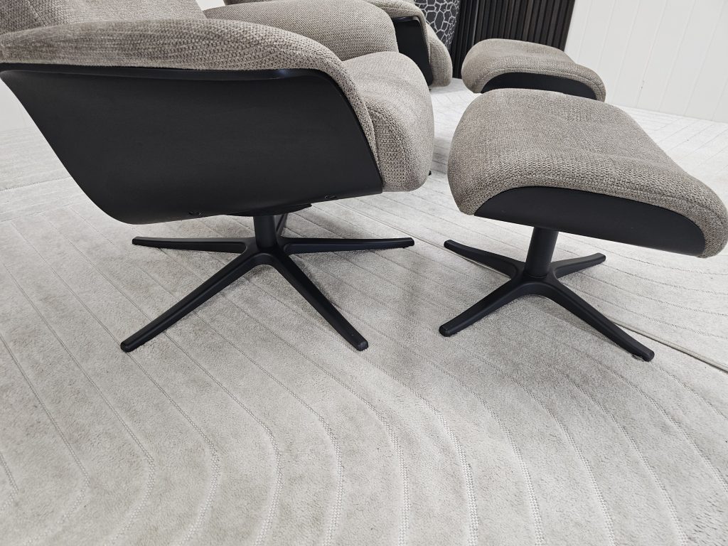2 stk. IMG Taycan Medium lenestoler med krakk