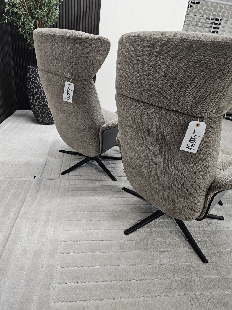 2 stk. IMG Taycan Medium lenestoler med krakk