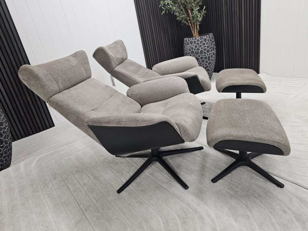 2 stk. IMG Taycan Medium lenestoler med krakk