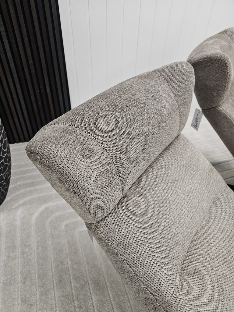 2 stk. IMG Taycan Medium lenestoler med krakk