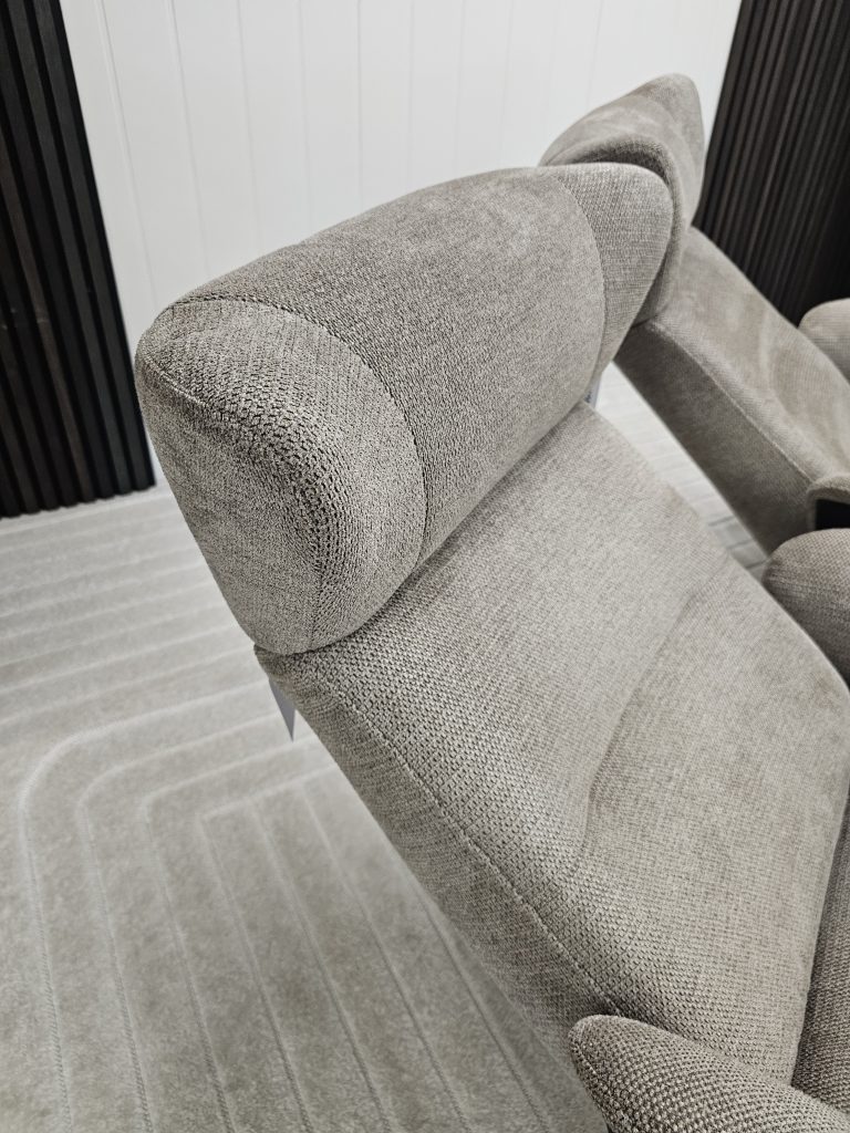 2 stk. IMG Taycan Medium lenestoler med krakk