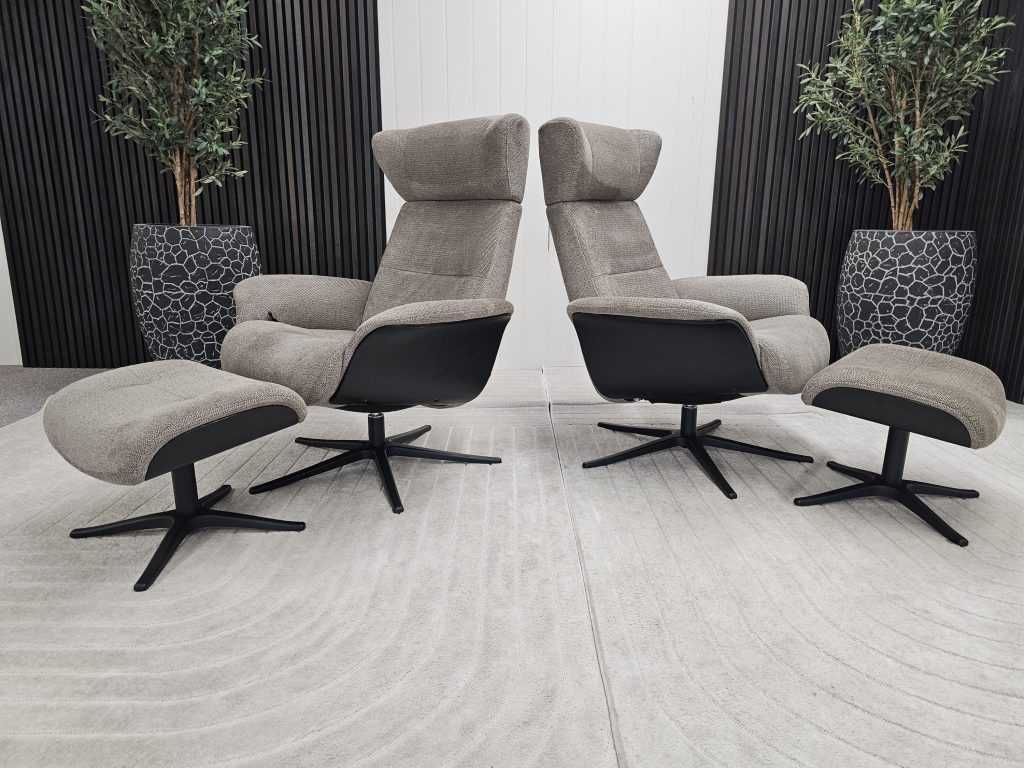2 stk. IMG Taycan Medium lenestoler med krakk