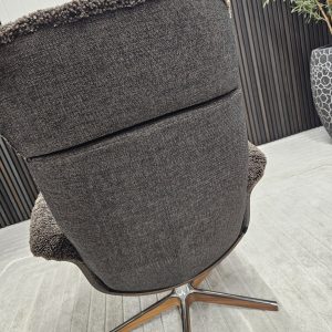 Conform Timeout lenestol fåreskinn med fothviler - Bilde 14