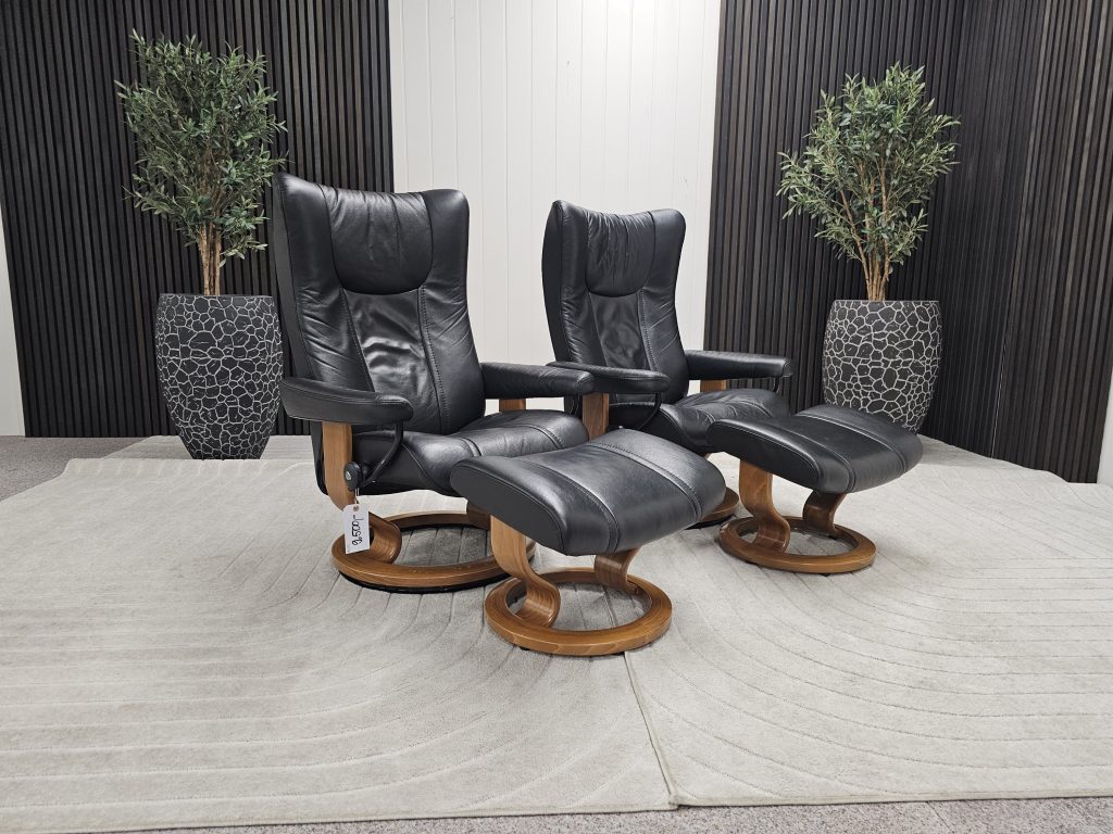 2 stk. Stressless® Wing lenestoler med krakk