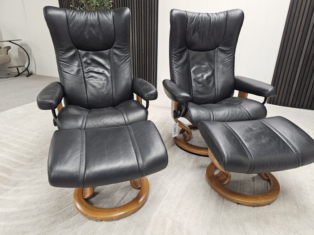 2 stk. Stressless® Wing lenestoler med krakk