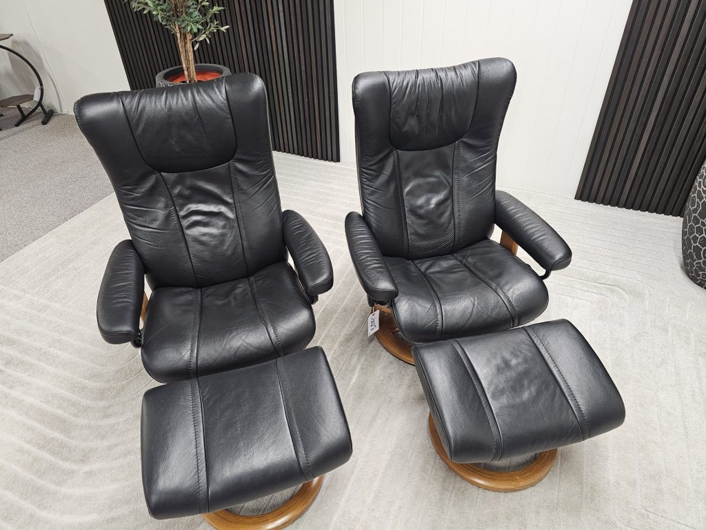 2 stk. Stressless® Wing lenestoler med krakk