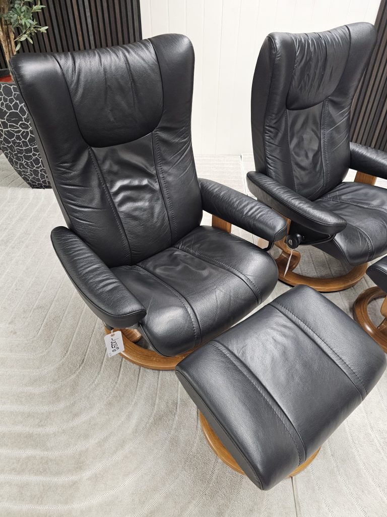 2 stk. Stressless® Wing lenestoler med krakk