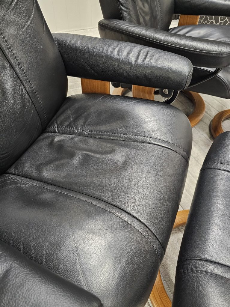2 stk. Stressless® Wing lenestoler med krakk