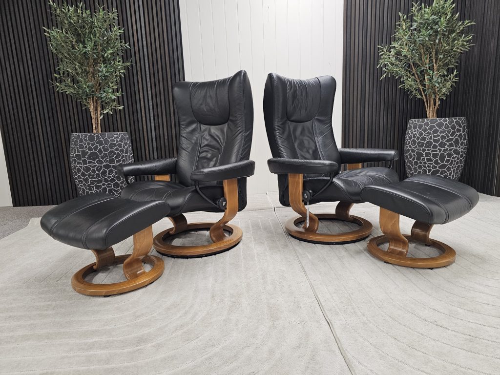 2 stk. Stressless® Wing lenestoler med krakk