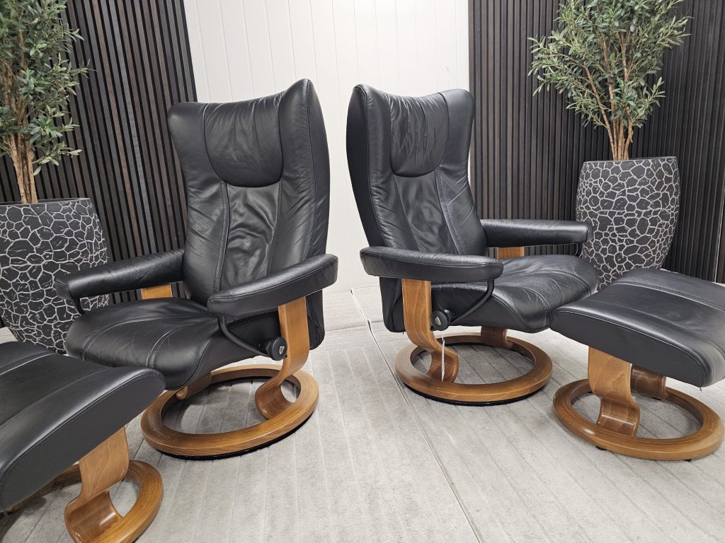 2 stk. Stressless® Wing lenestoler med krakk
