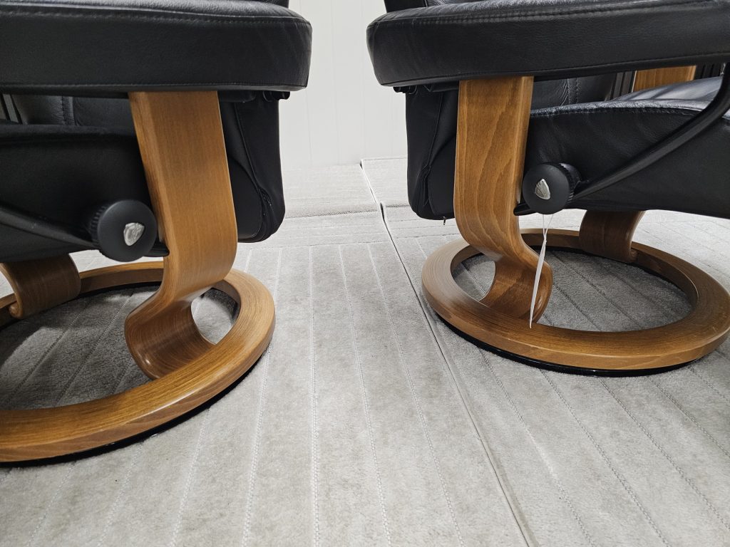 2 stk. Stressless® Wing lenestoler med krakk