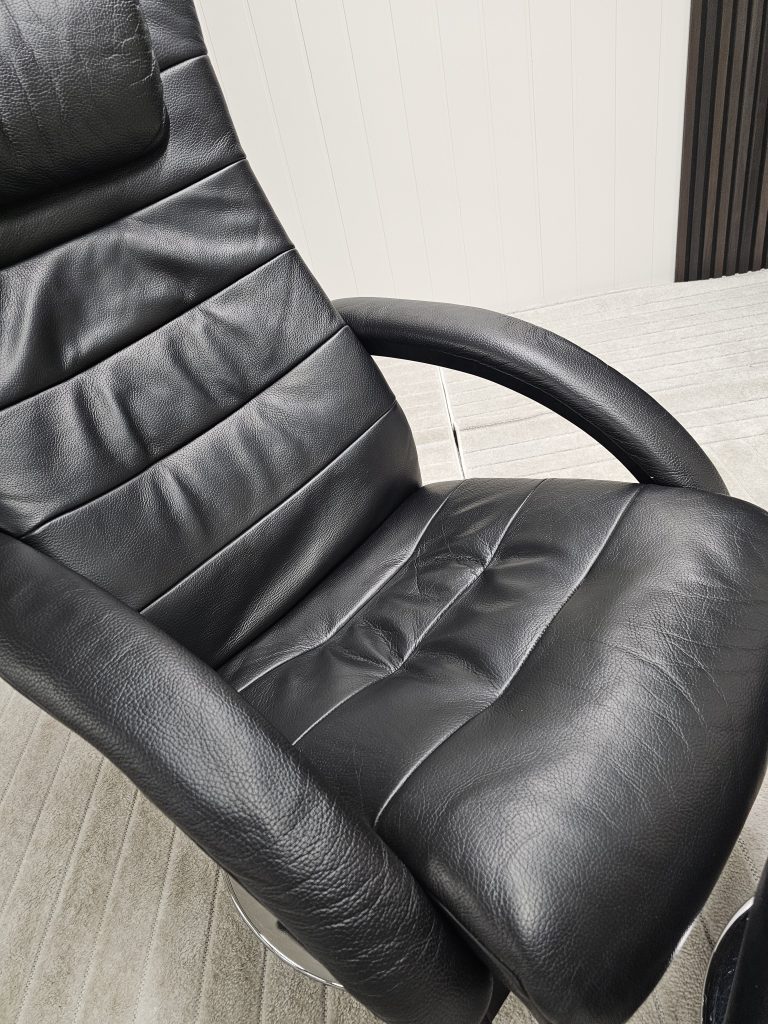 Brunstad Delta Swing lenestol med krakk