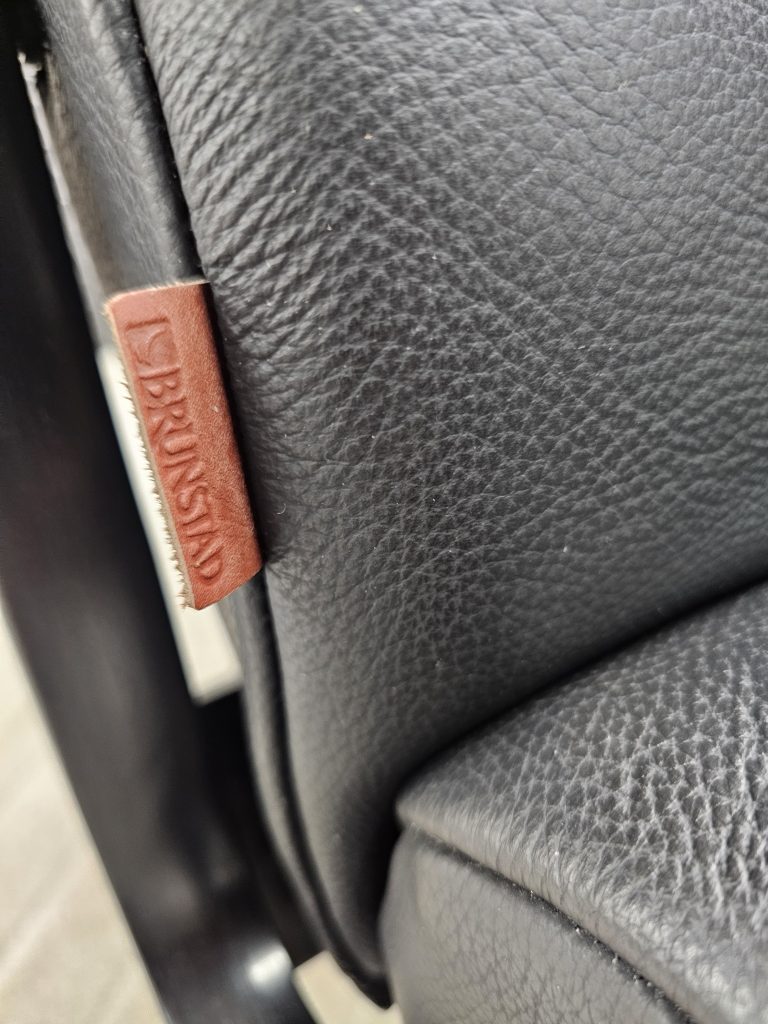 Brunstad Delta Swing lenestol med krakk