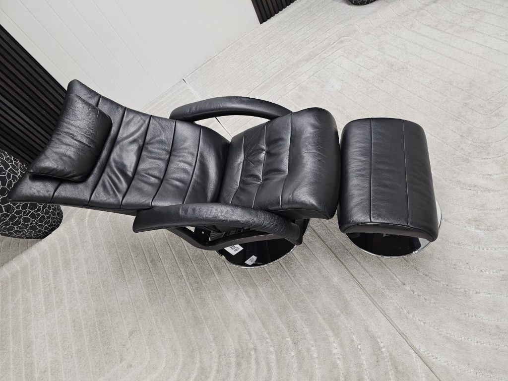 Brunstad Delta Swing lenestol med krakk
