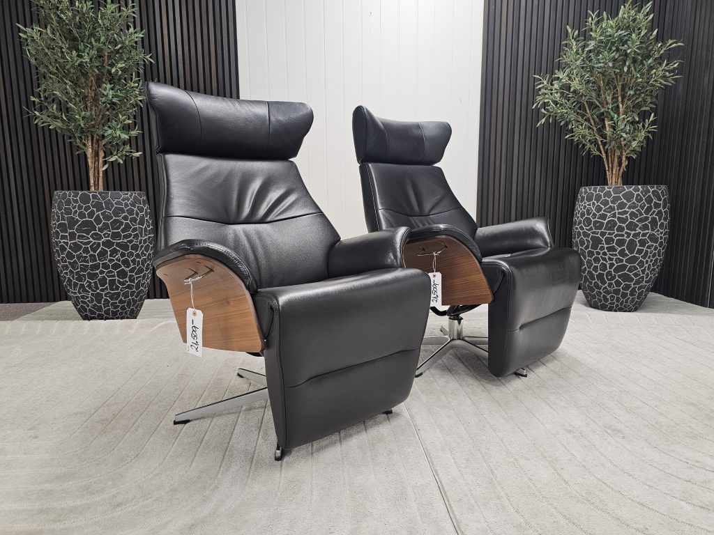 2 stk. Conform Air lenestoler med integrert fothviler