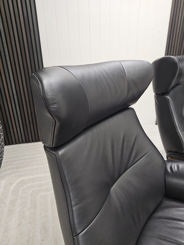 2 stk. Conform Air lenestoler med integrert fothviler