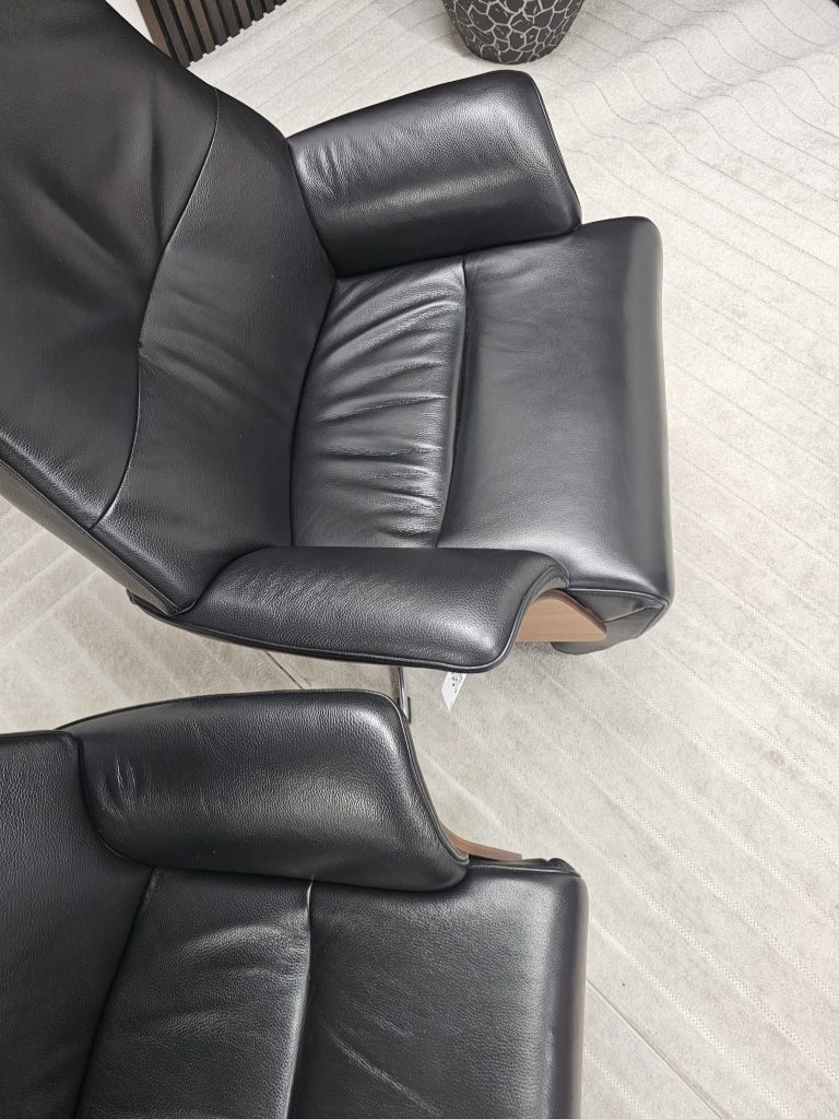 2 stk. Conform Air lenestoler med integrert fothviler