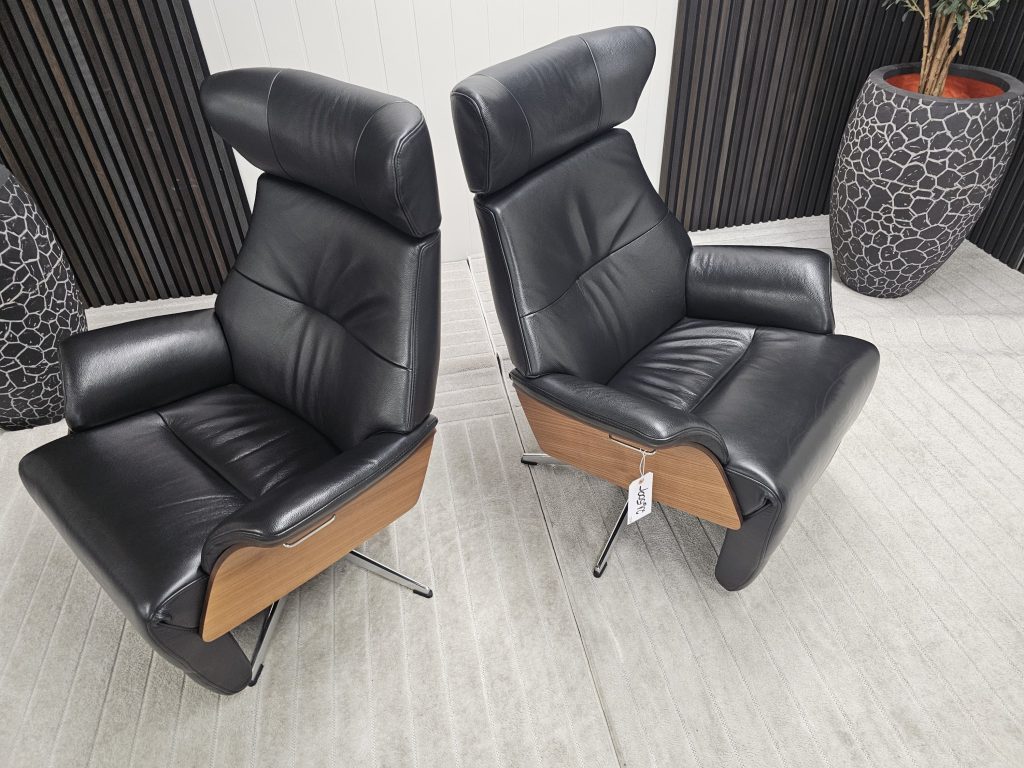 2 stk. Conform Air lenestoler med integrert fothviler