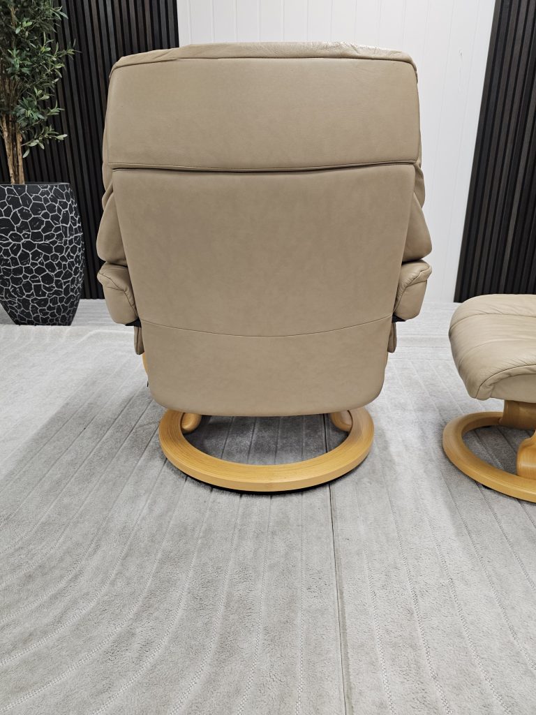 Stressless® Reno lenestol med krakk