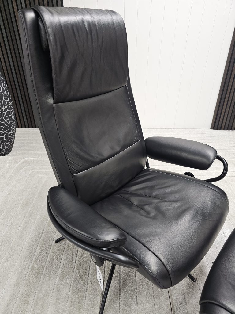 Stressless® Paris lenestol med krakk