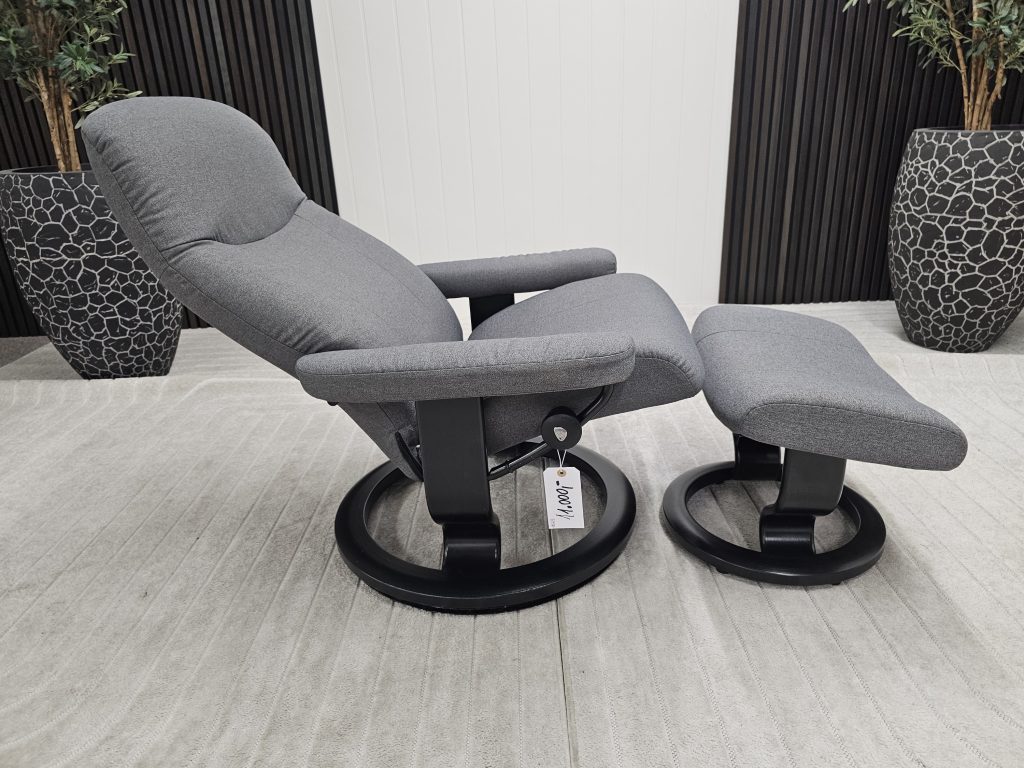 Stressless® Consul lenestol med krakk