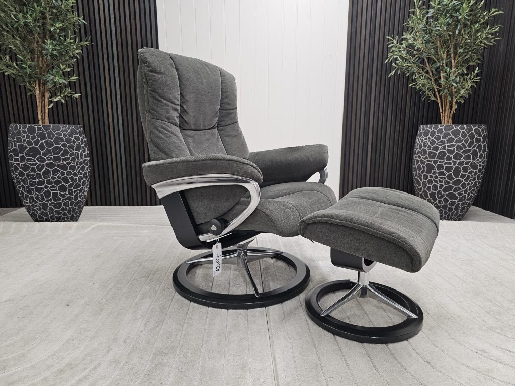Stressless® Mayfair Signature lenestol med krakk