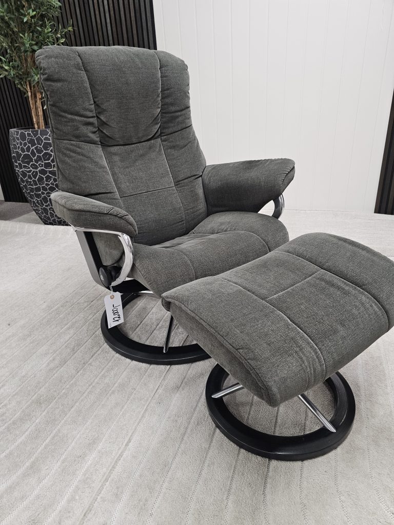 Stressless® Mayfair Signature lenestol med krakk