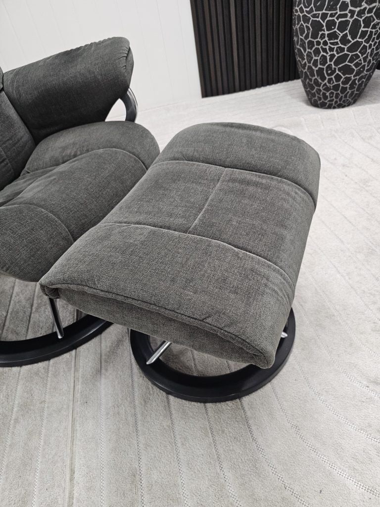 Stressless® Mayfair Signature lenestol med krakk