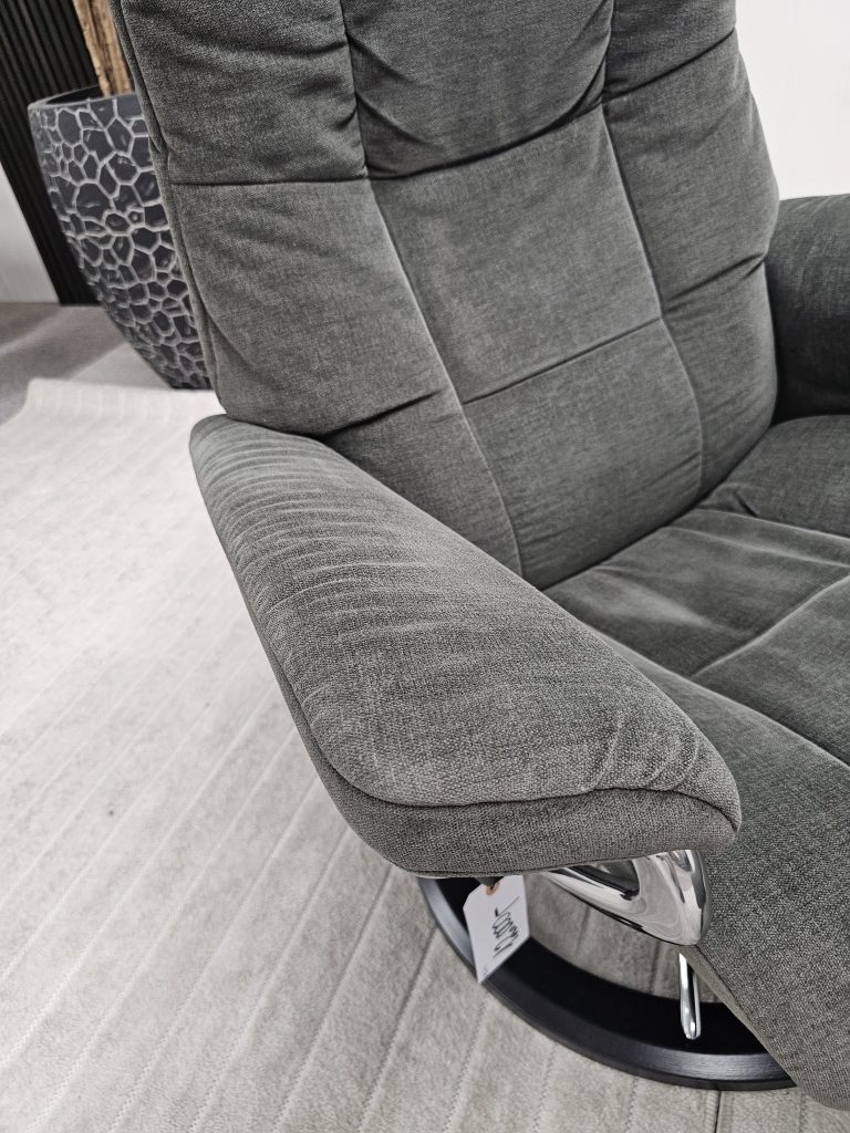 Stressless® Mayfair Signature lenestol med krakk