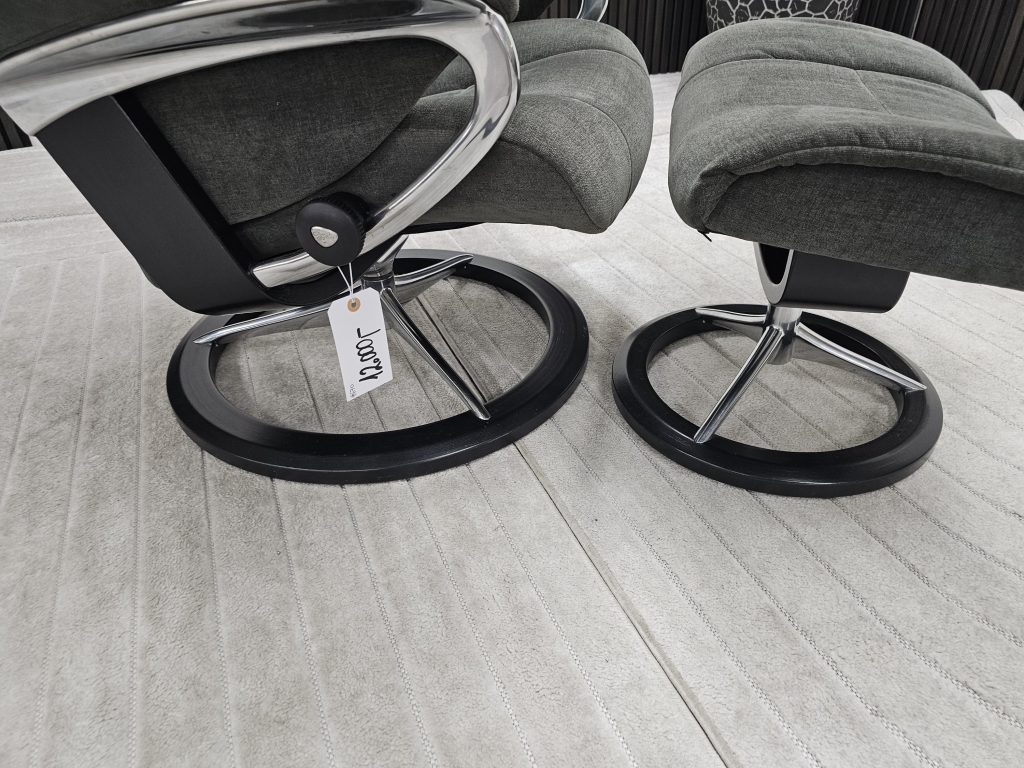 Stressless® Mayfair Signature lenestol med krakk