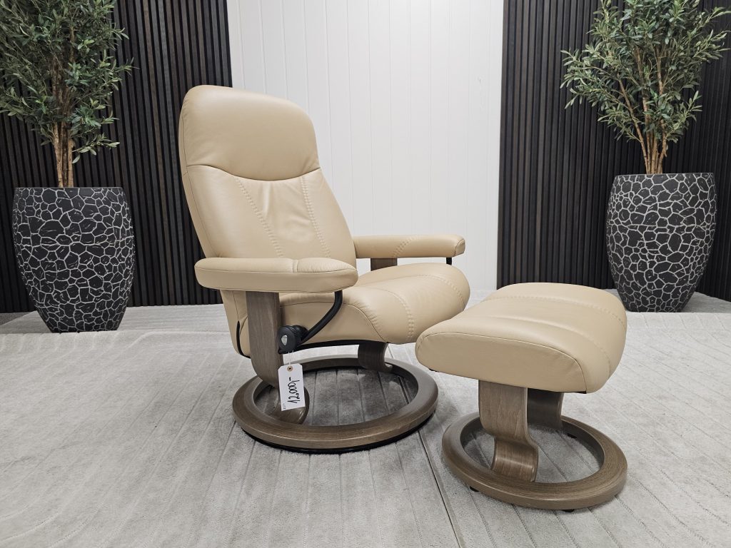 Stressless® Consul lenestol med krakk