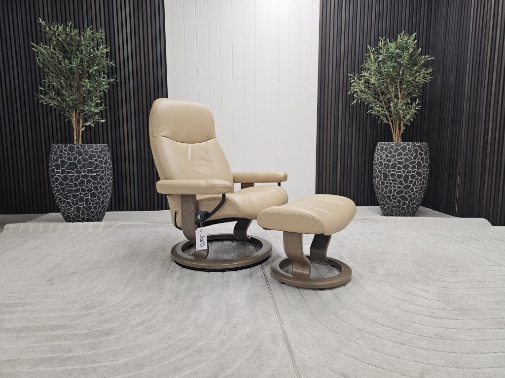 Stressless® Consul lenestol med krakk