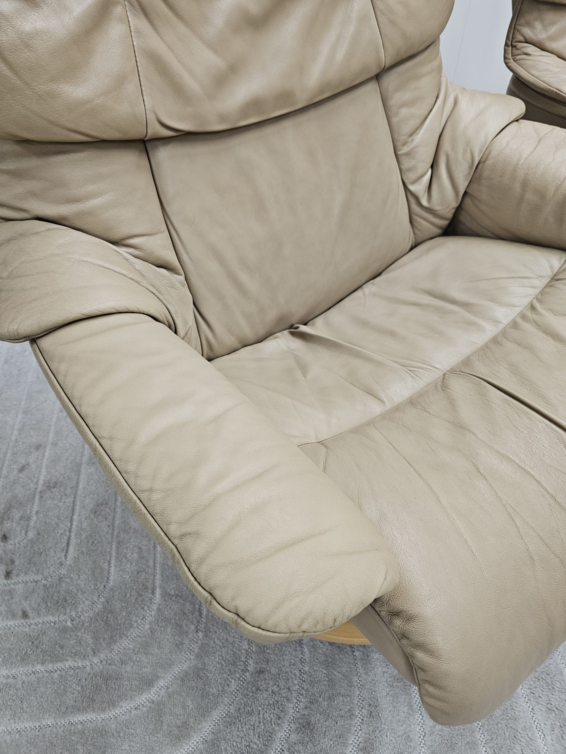 2 stk. Stressless® Reno lenestoler + krakk - Bilde 13