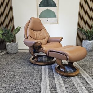 Stressless® Voyager lenestol med krakk - Bilde 1
