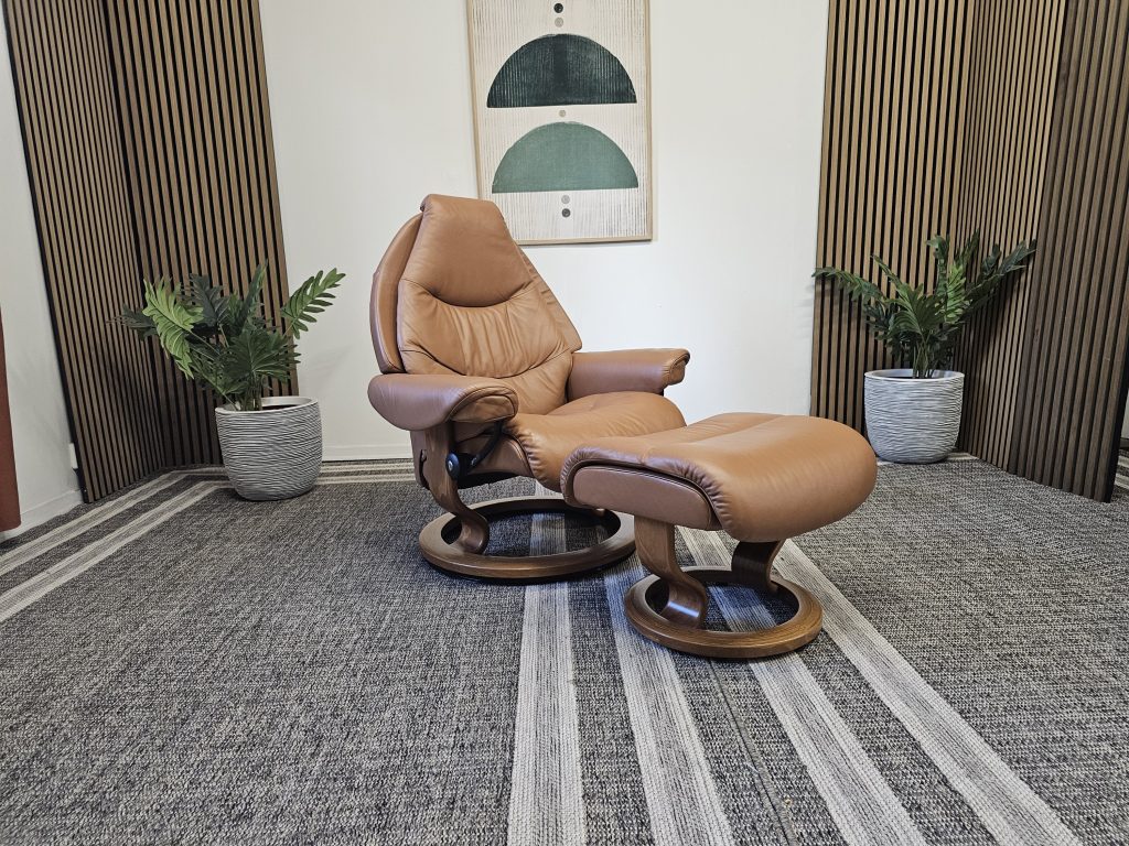 Stressless® Voyager lenestol med krakk