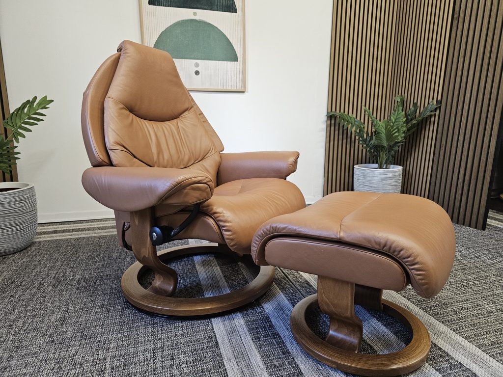 Stressless® Voyager lenestol med krakk